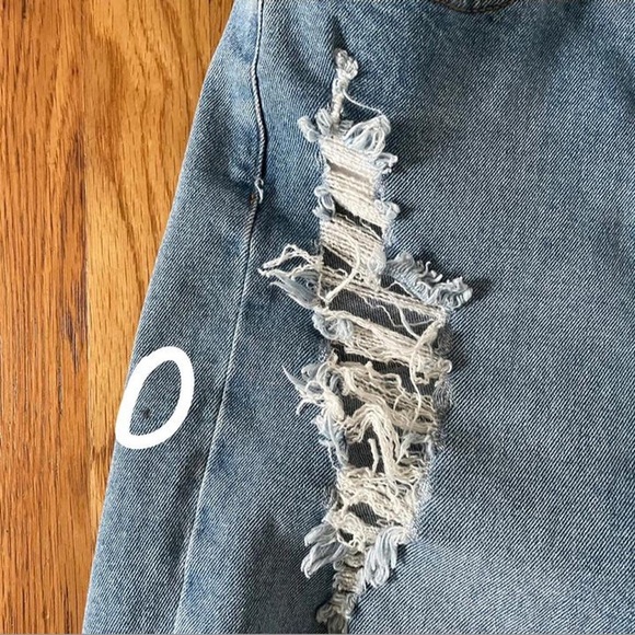 Fashion Nova ripped jeans - Picture 4 of 4